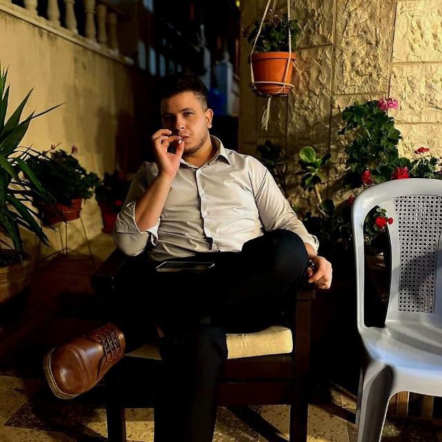 Moe Dheis marketing strategist portrait